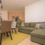 Elena Apartment *