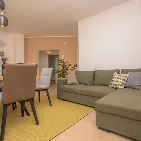 Elena Apartment *